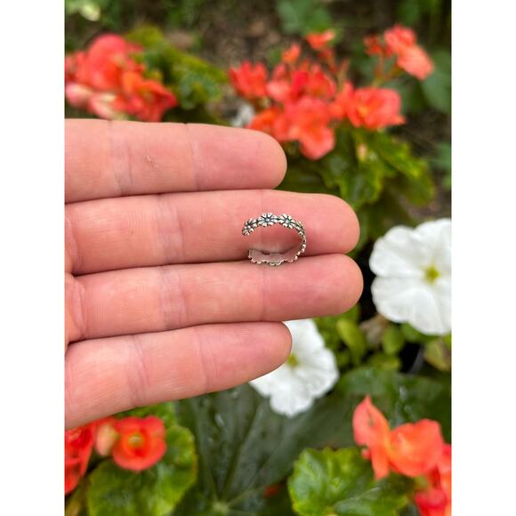 Sterling Silver Adjustable Oxidized Flower Toe Ring - Picture 2 of 5